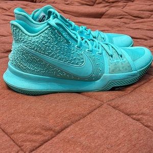 Kyrie 3 “ tiffany “